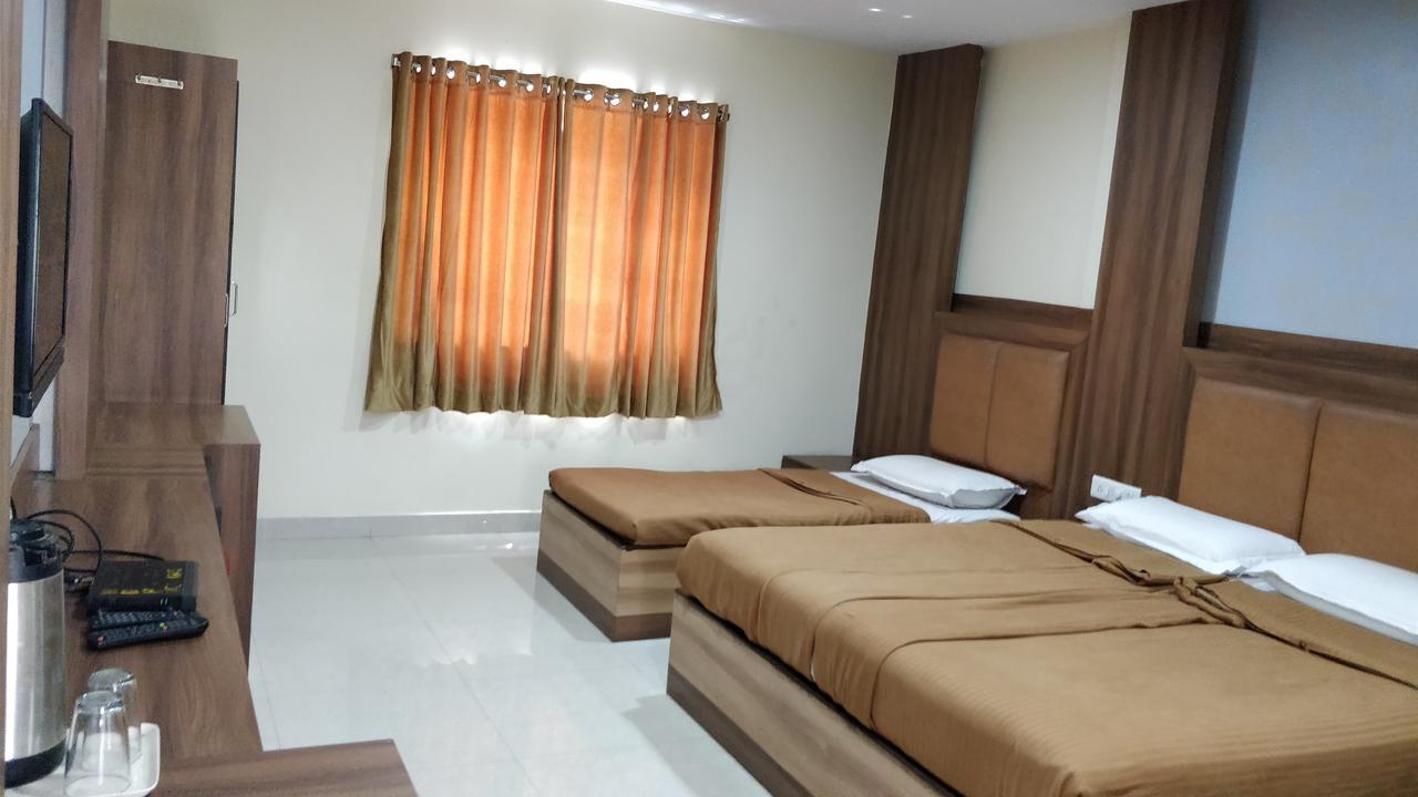 حيدر أباد Hotel Dwaraka Paradise المظهر الخارجي الصورة